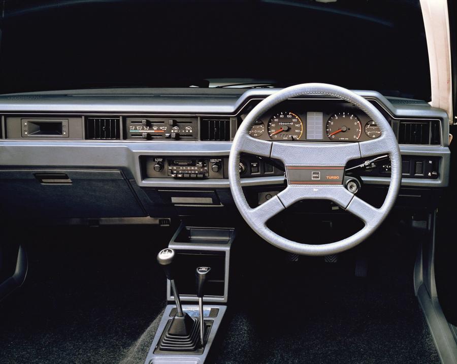 Торпедо Mitsubishi Tredia Turbo 1982 года  (фото 2 из 8)
